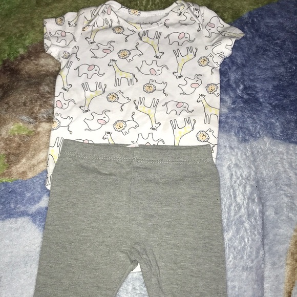 Baby outfits 🤍❤️ 0-3 Months - Picture 4 of 12